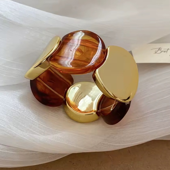 Jewelry - Minimalist Round Acrylic Beaded Elastic Bracelet